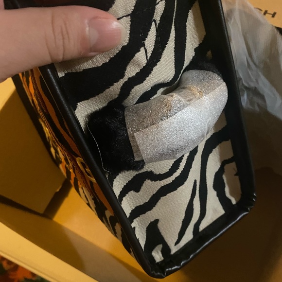 **LAST 24 HOURS** Marc Jacobs The Year of the Tiger Mini Tote Bag - Picture 12 of 15